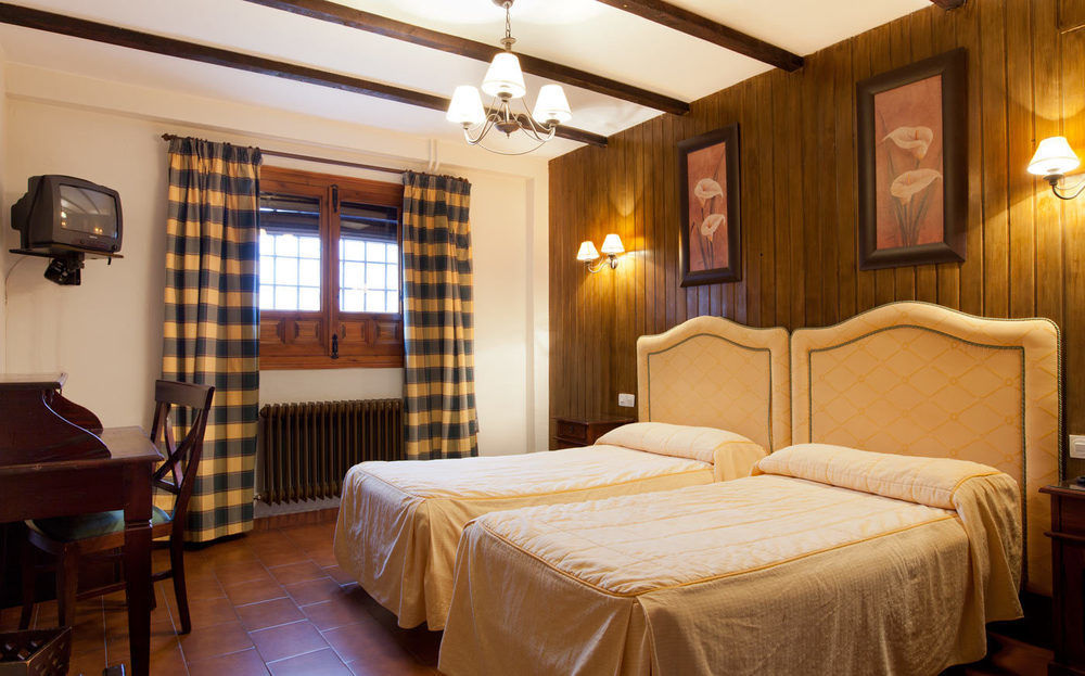 Hotel Resort Cueva Del Fraile เกว็งกา ภายนอก รูปภาพ