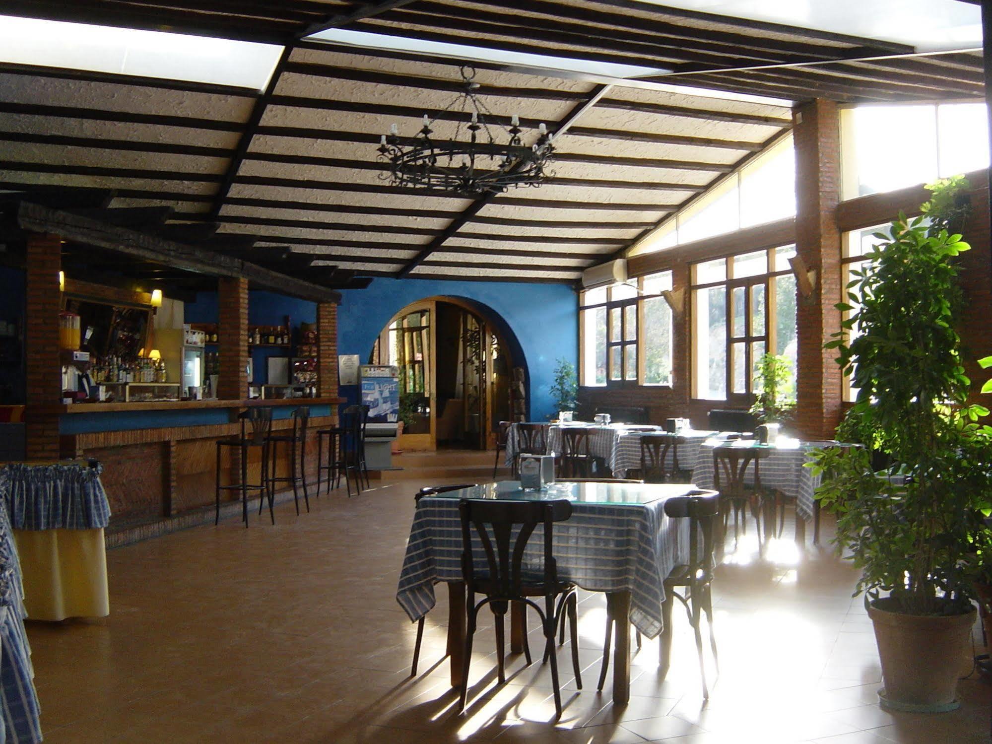 Hotel Resort Cueva Del Fraile เกว็งกา ภายนอก รูปภาพ